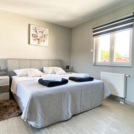 Apartmani Fenestra Otočac Exterior foto