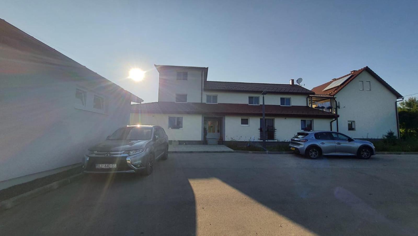 Apartmani Fenestra Otočac Exterior foto